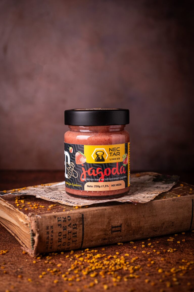 Lyophilized strawberries in acacia honey 240g