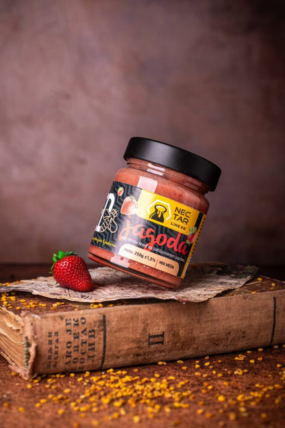 Lyophilized strawberries in acacia honey 240g